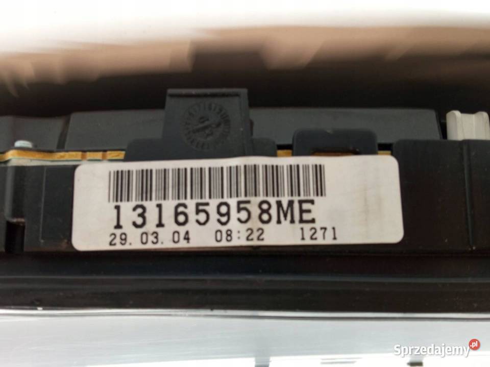 LICZNIK 13165958ME 22 D 125 Opel Vectra III