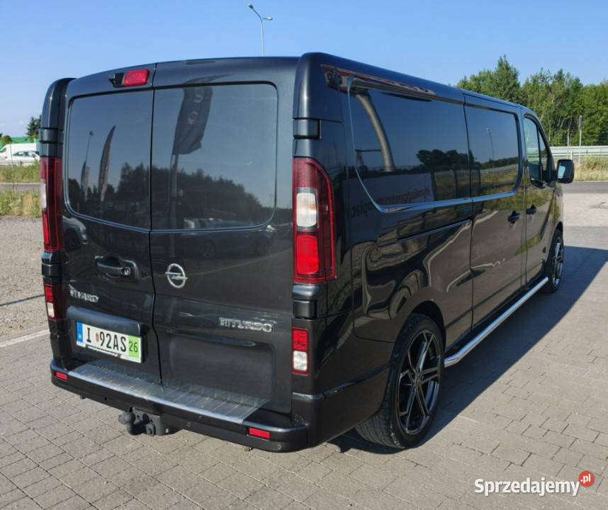 Opel Vivaro ładny Opel Vivaro 2015 mazowieckie