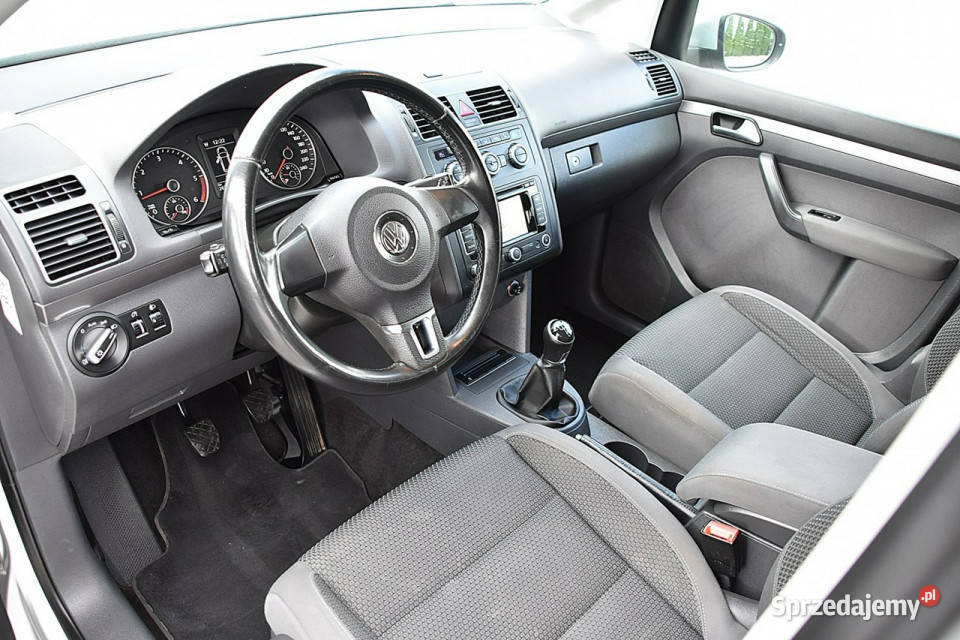 Volkswagen Touran 20TDI 140 7os Kamera Navi centralny zamek Nowe Kucice