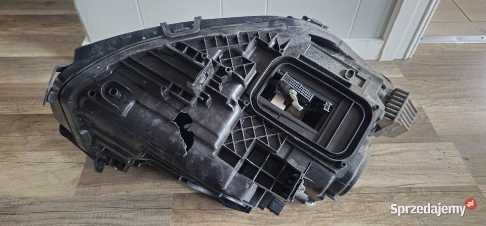 MERCEDES EQA EQB FULLLED A2439KZ LAMPA LEWA Pielgrzymka