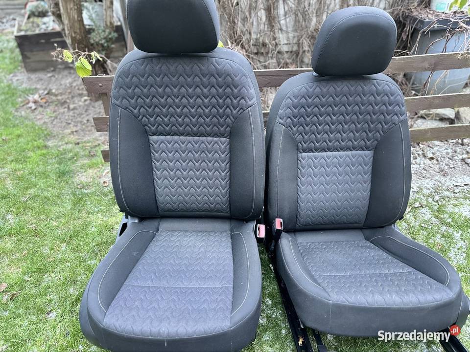 Fotele Opel Insignia kombi Brzeźnio
