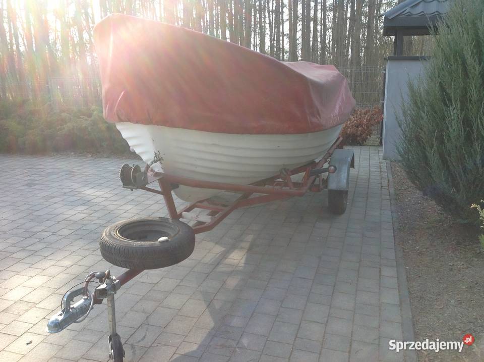 Łdka kpl z silnikiem i przvczepk Rok produkcji 1990 Inne pojazdy i łodzie Choroszcz