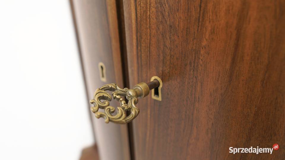 Antyczna narożna komoda z drewna orzechowego wielkopolskie Jerka