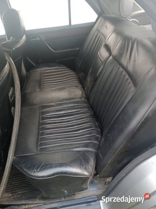 Mercedes W124 sedan wnętrze fotele skóra Rok produkcji 1990 Radom