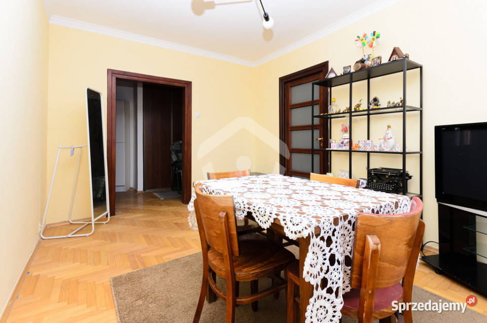 3 pokoje osiedle Kmity pierwsze piętro Rzeszów sprzedam