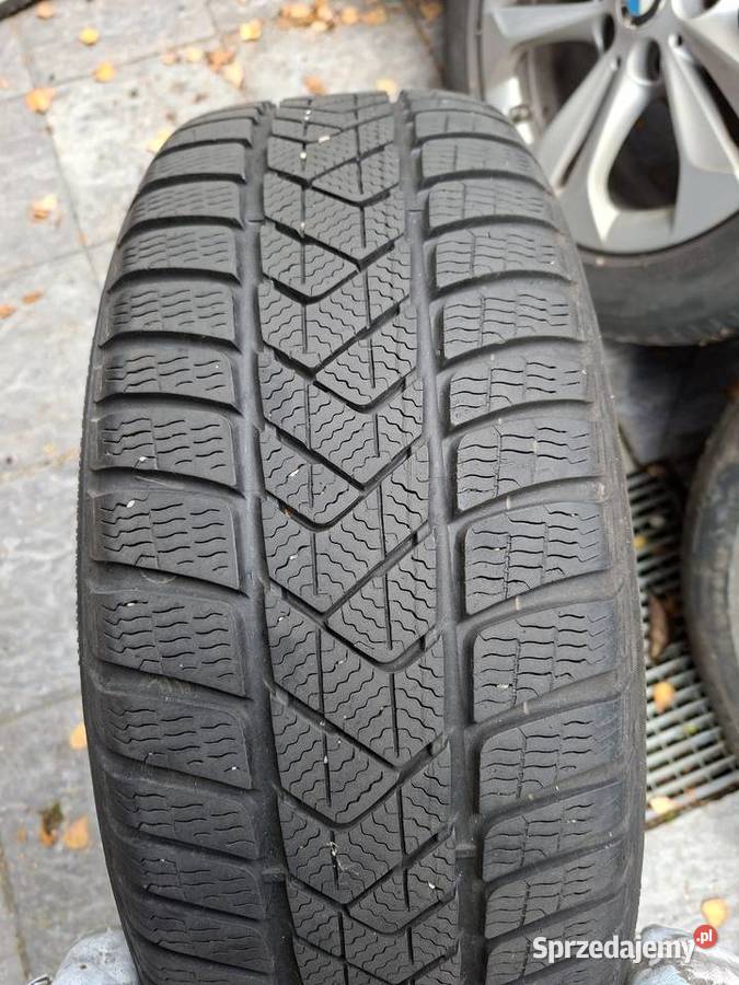 Koła oryginalne BMW z oponami zimowymi Pirelli Samochodowe sprzedam