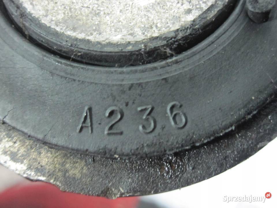 BMW 3 20 D 09r łapa mocowanie skrzyni A236