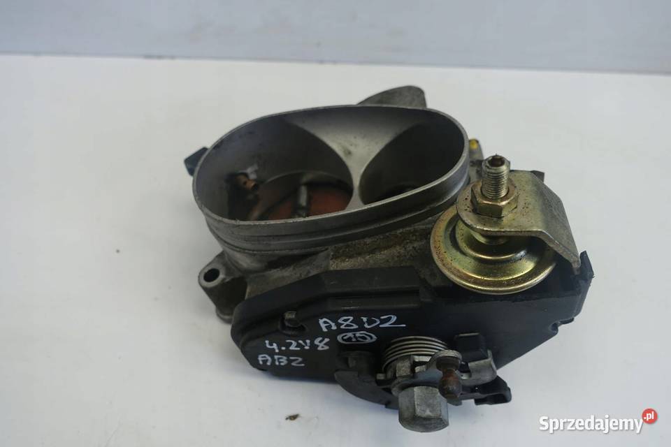 Audi A8 D2 42 V8 PRZEPUSTNICA 077133063AQ org Rudka