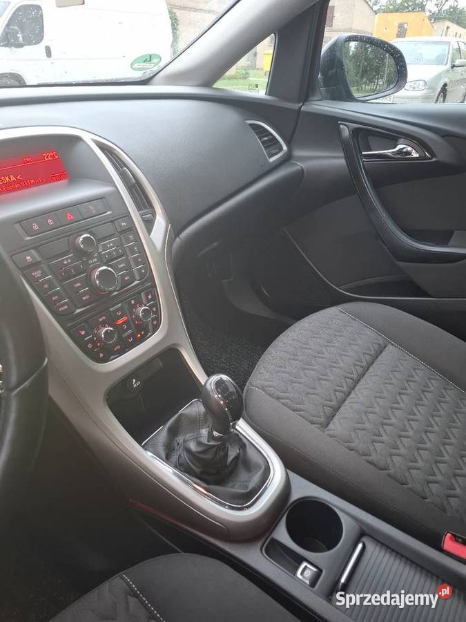 Opel Astra j 14 140 benzyna centralny zamek Gułtowy sprzedam