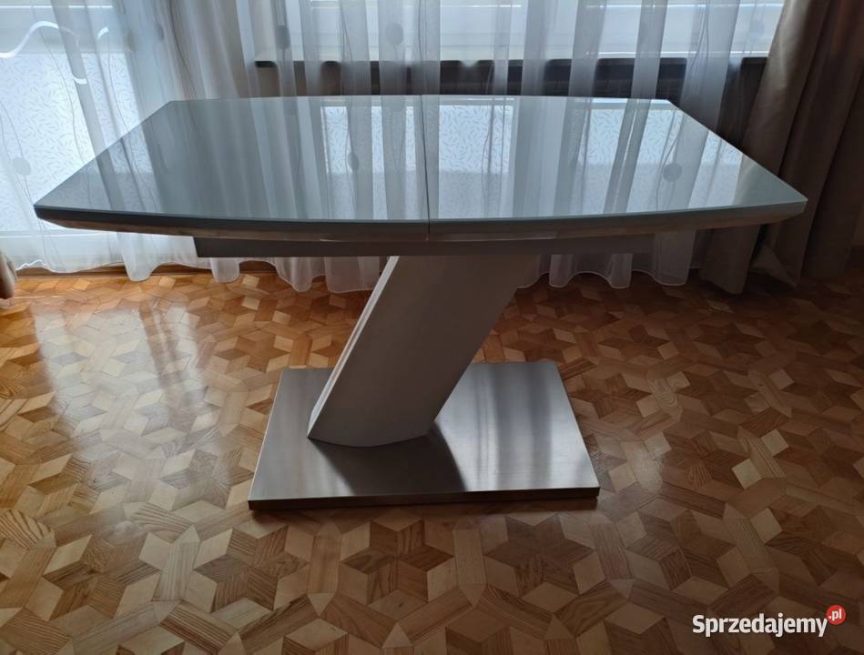 Stół rozkładany ze szklanym blatem stan Sandomierz