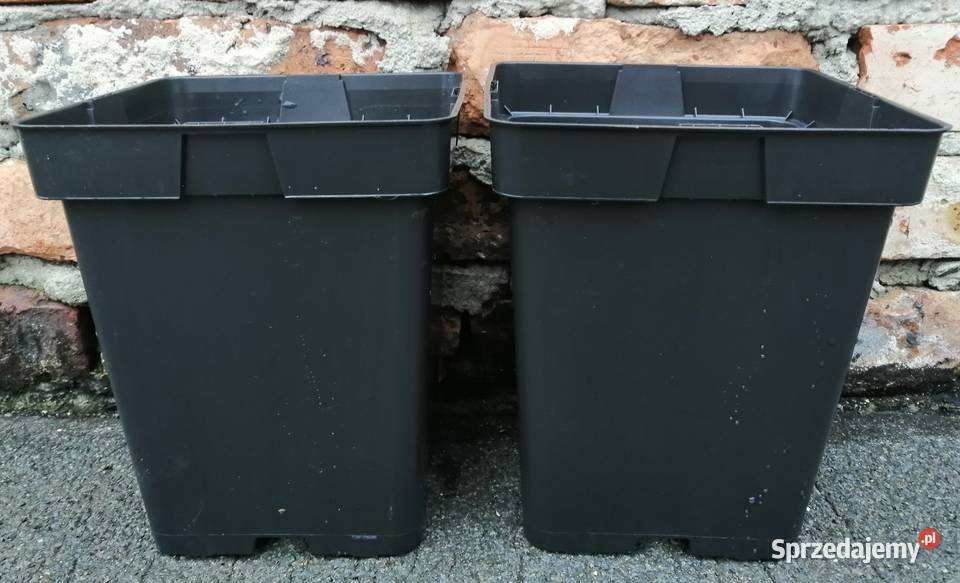 Doniczki P18 wysokie 5L 1 18x18x215 czarne Pozostałe śląskie