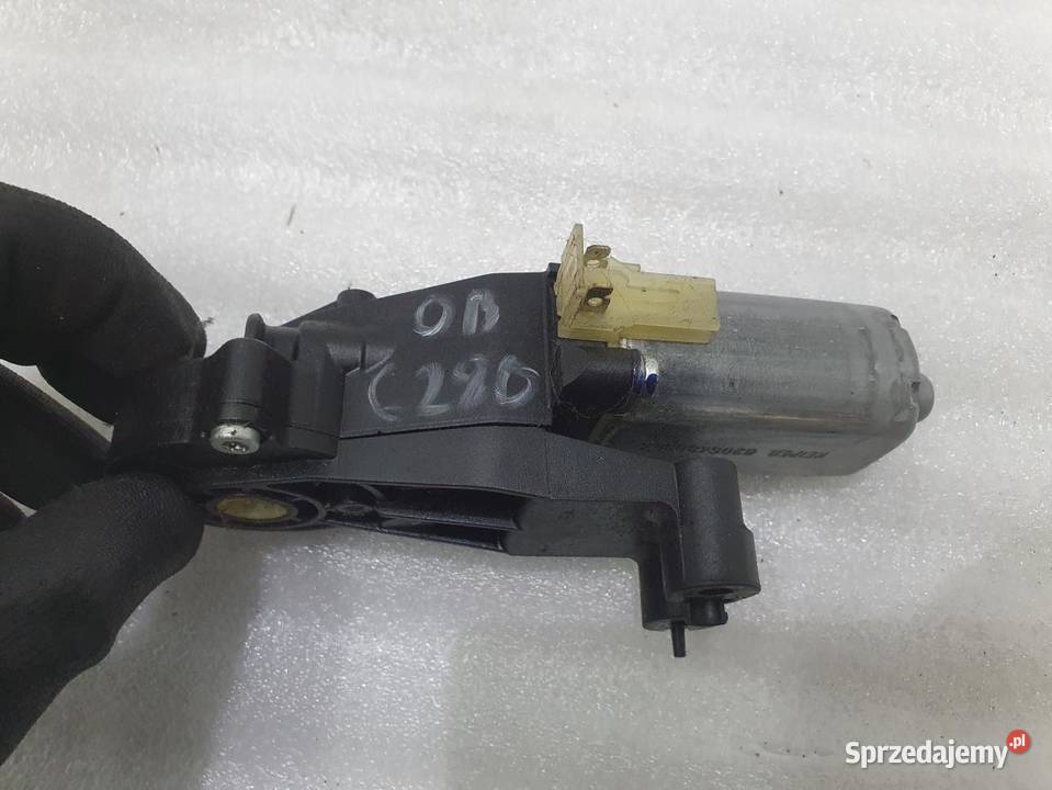 SILNICZEK REGULACJI FOTELA JEEP WK 820648084 Wyposażenie elektryczne