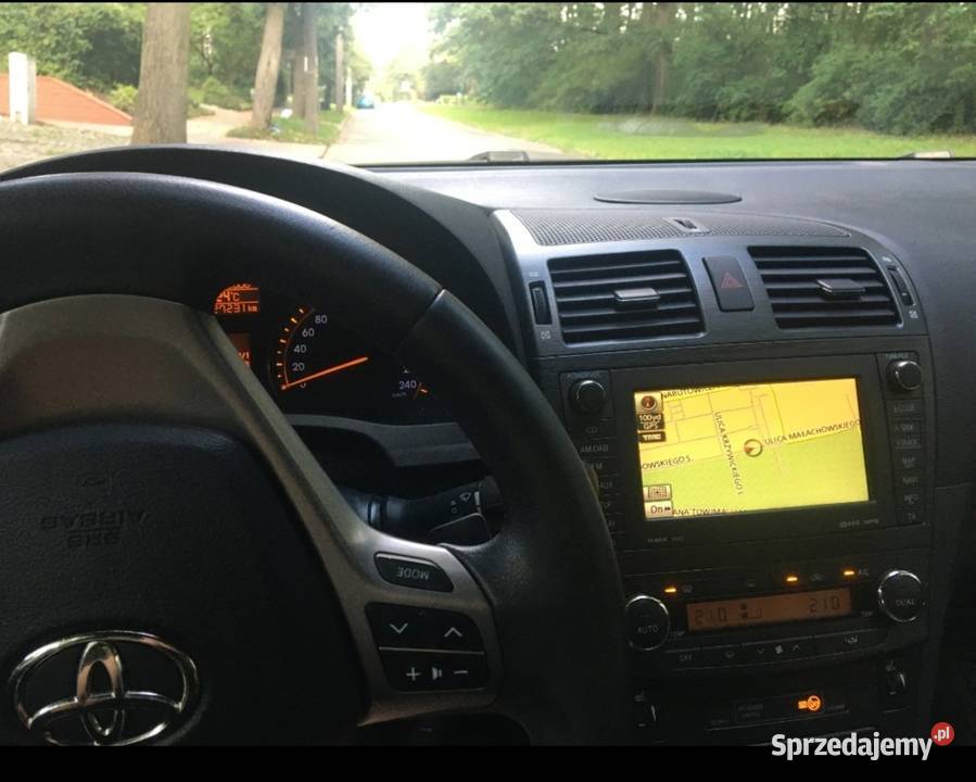 Toyota Avensis 2010 automat 22 Dcat Rok produkcji 2010 Łódź