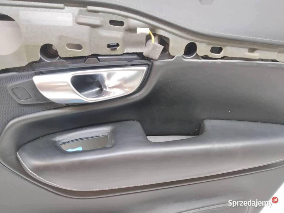 TAPICERKA BOCZEK PRAWY TYŁ Volvo XC 90 II 2015 świętokrzyskie