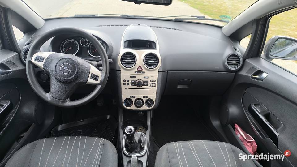 Opel corsa D 12 benzyna 2007 Radom sprzedam