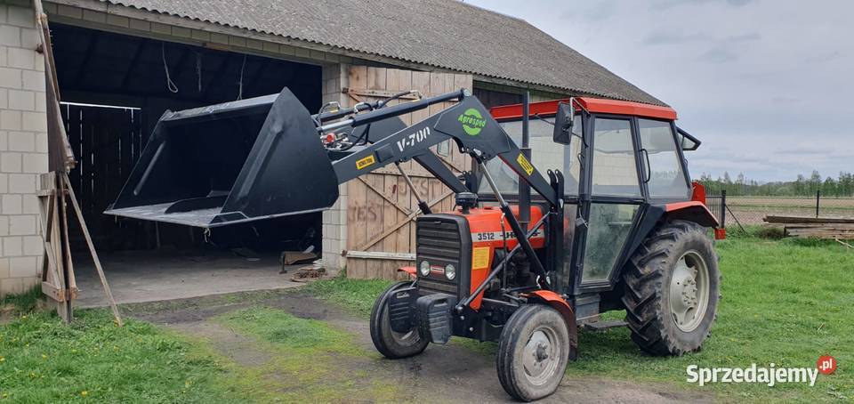 Ładowacz czołowy firmy Agrosped model V700 Kamienica Dolna