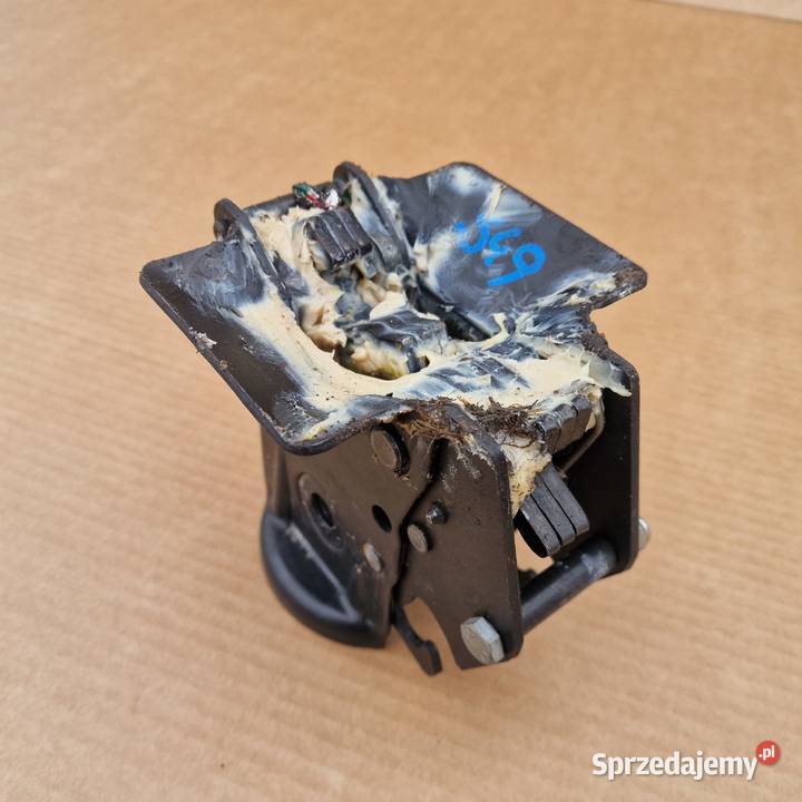 VOLVO FH4 ZAMEK KABINY RYGIEL 22247233 ciężarowe Bieleń