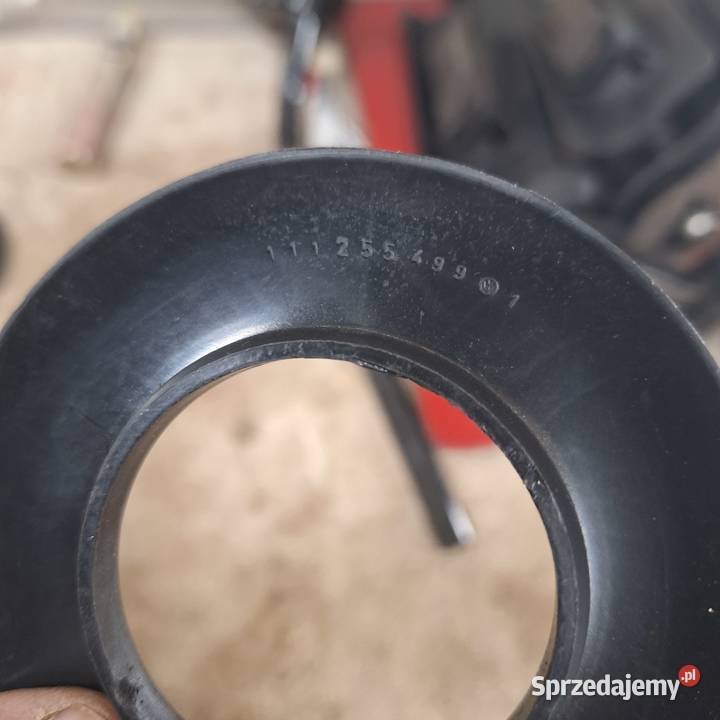 VW Garbus przelotki do osłon pod kanapą vw 111 Gołków sprzedam