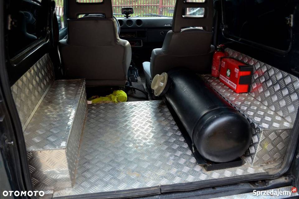 Suzuki Samurai 4x4 13 65 instalacja gazowa hak Mielec