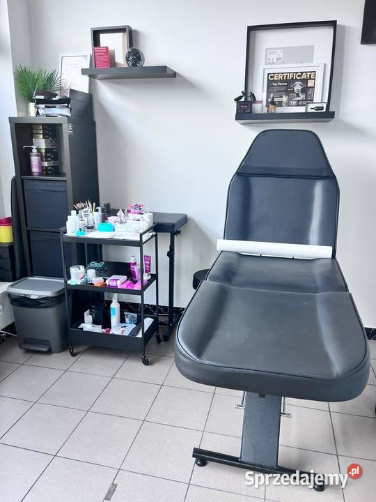 Miejsce w salonie piękności Kosmonautów Wrocław 52m2 Wynajem