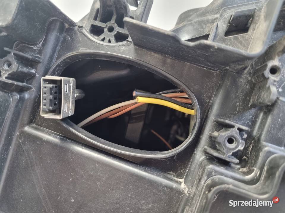 LAMPA PRAWA Volvo V70 III S80 II PRZEDNIA prawy Lampy przednie