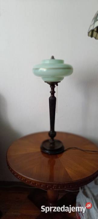 Elegancka drewniana lampa gabinetowa z kloszem Skierniewice