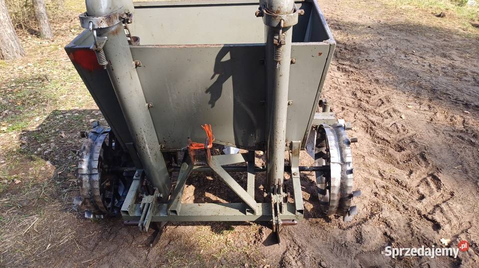 Sadzarka Polska kubelkowa Stan nowa Różnowo