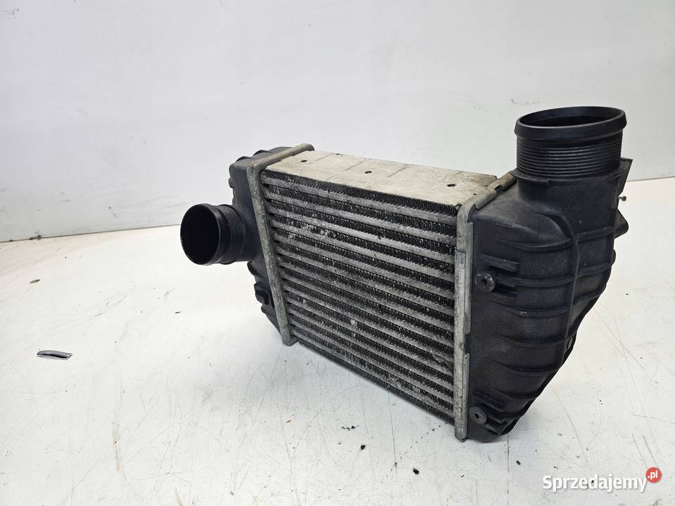 CHŁODNICA INTERCOOLER AUDI A6 27 30 4F0145805T Przystajń