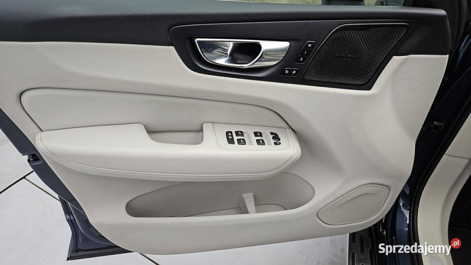 Volvo XC 60 PlugIn Hybrid AWD Inscription aut Z Samochody osobowe sprzedam