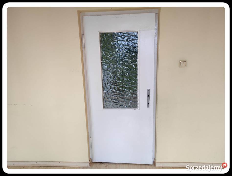 Drzwi wewnętrzne PRL z przeszkleniem 80 różne sprzedam