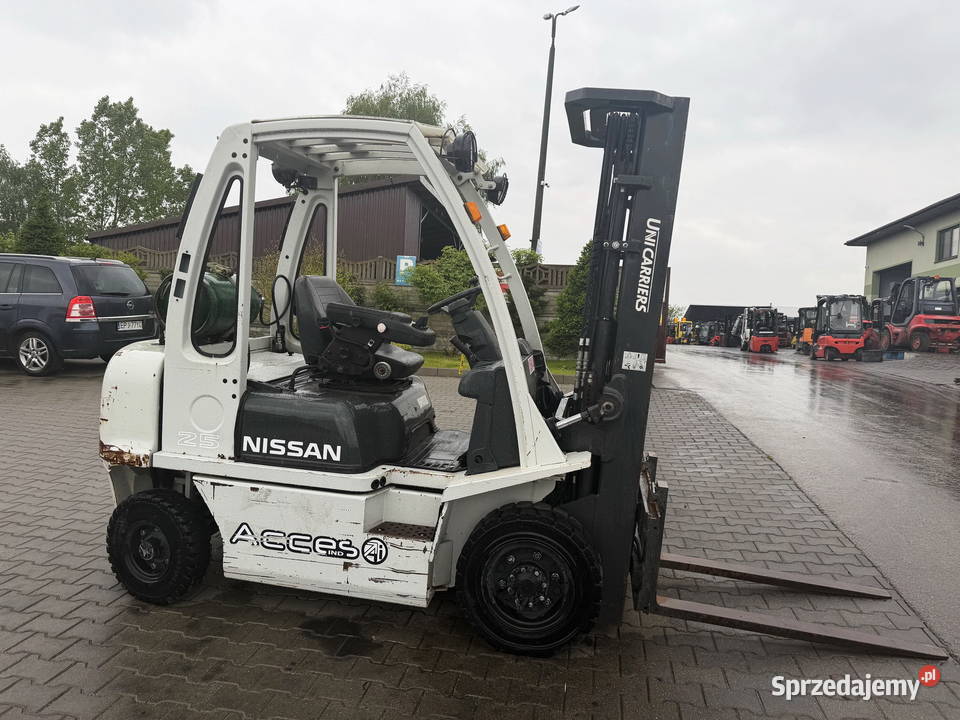 wózek widłowy NISSAN FG25 Triplex 49m przebieg Działoszyn sprzedam