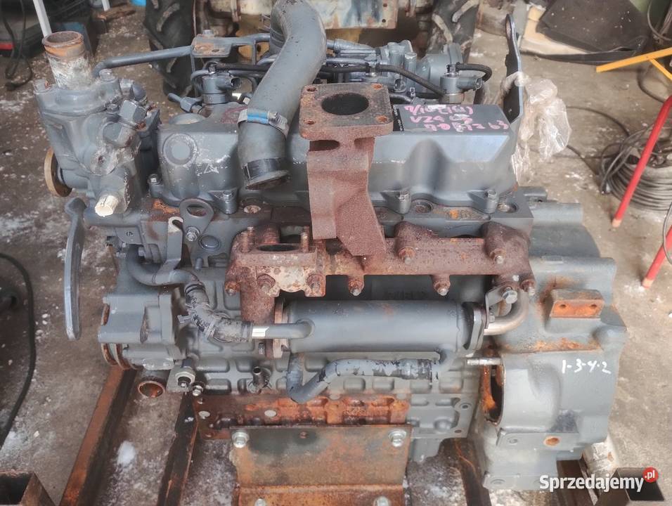 Silnik do koparki 4 cylindrowy Kubota V2403 Słowiki Stare