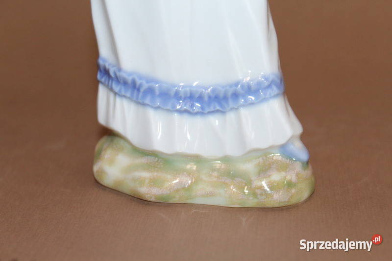 Figurka kobieta karmiąca psa Tengra 452 FiaF Porcelana i szkło
