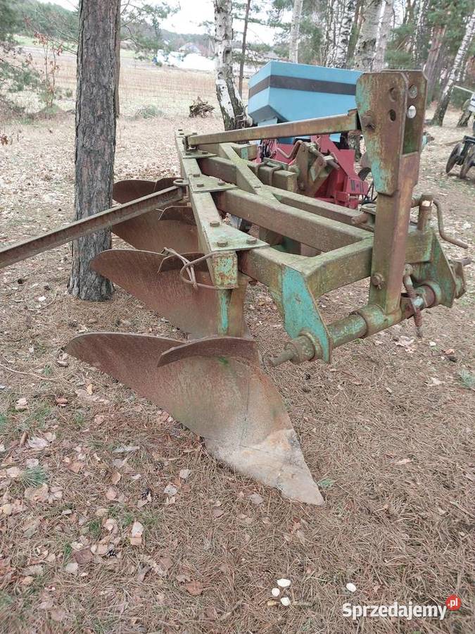 PŁUGI 4 skibowe na wysokiej słupicyduże lubelskie Ryki sprzedam