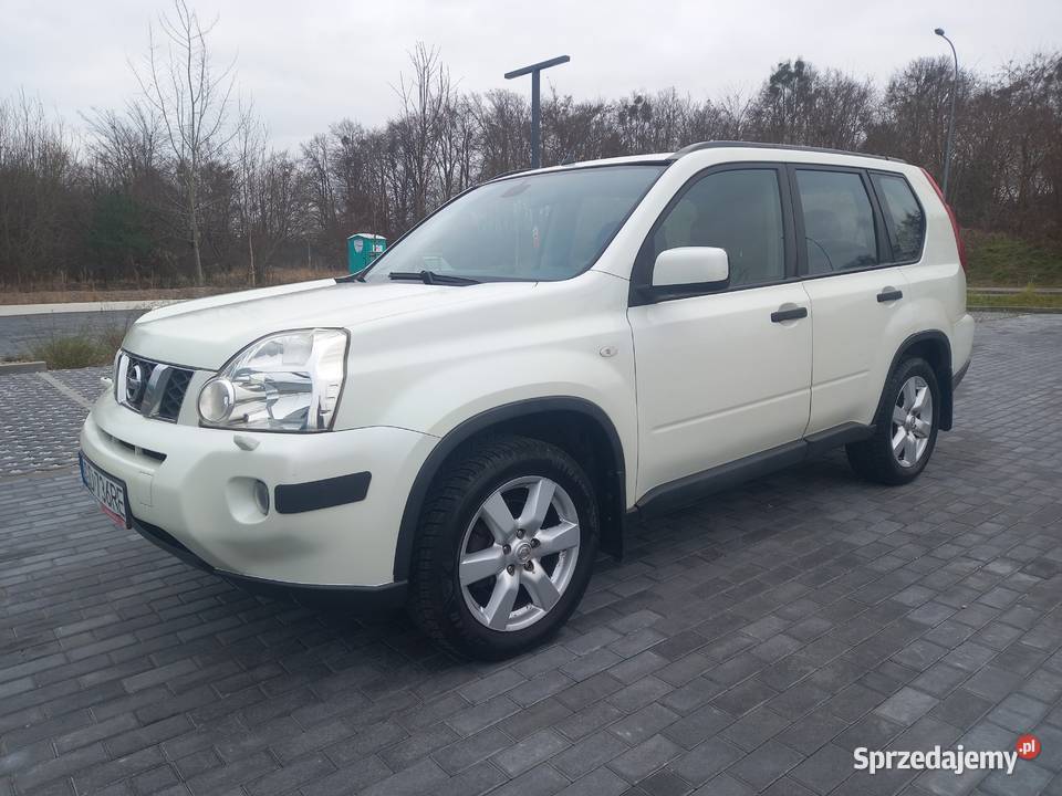 Nissan XTrail 4x4 20 benzyna stan Dubai style manualna Gdańsk