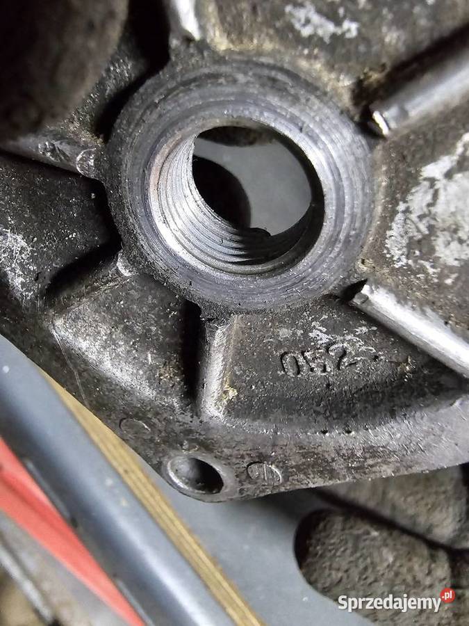 Hyosung GV 125 pokrywa miska Dolna osłona korek Jelenia Góra