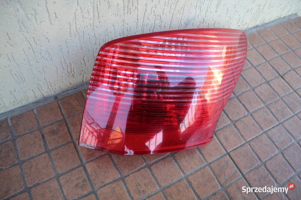 LAMPA PRAWY TYŁ TYLNA PEUGEOT 407 SW KOMBI