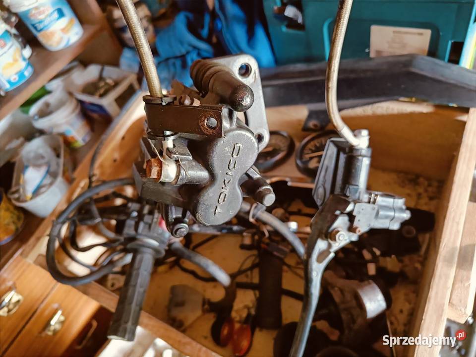 Suzuki GS 500 na części sprawy jeszcze w całości Suzuki