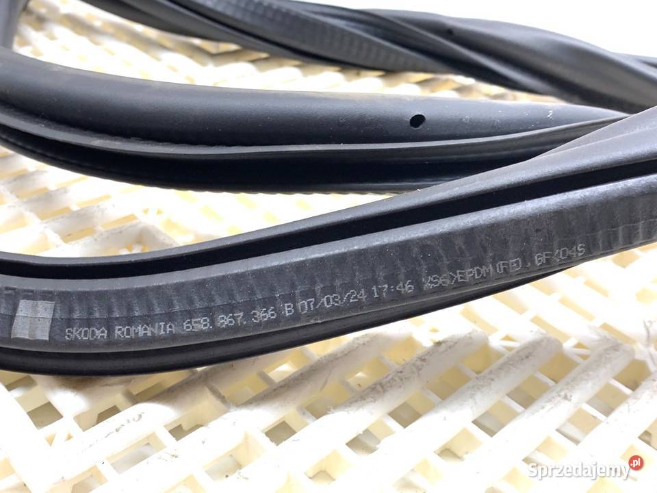 USZCZELKA DRZWI PRZÓD PRAWA SKODA KAMIQ