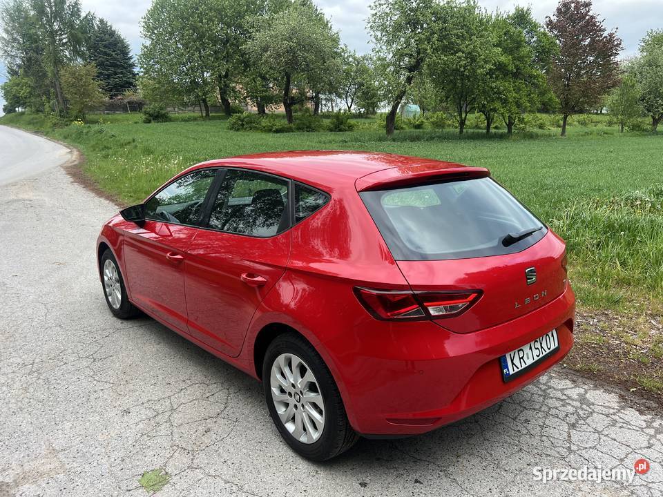 Seat Leon III 16 TDI 105 Hatchback 5D Czerwony Rok produkcji 2013 Nowa Słupia