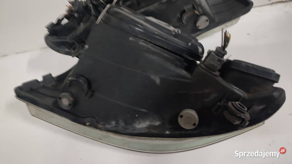 REFLEKTOR LAMPA LEWA PRAWA 6L1941005M 6L1941006M Włoszczowa
