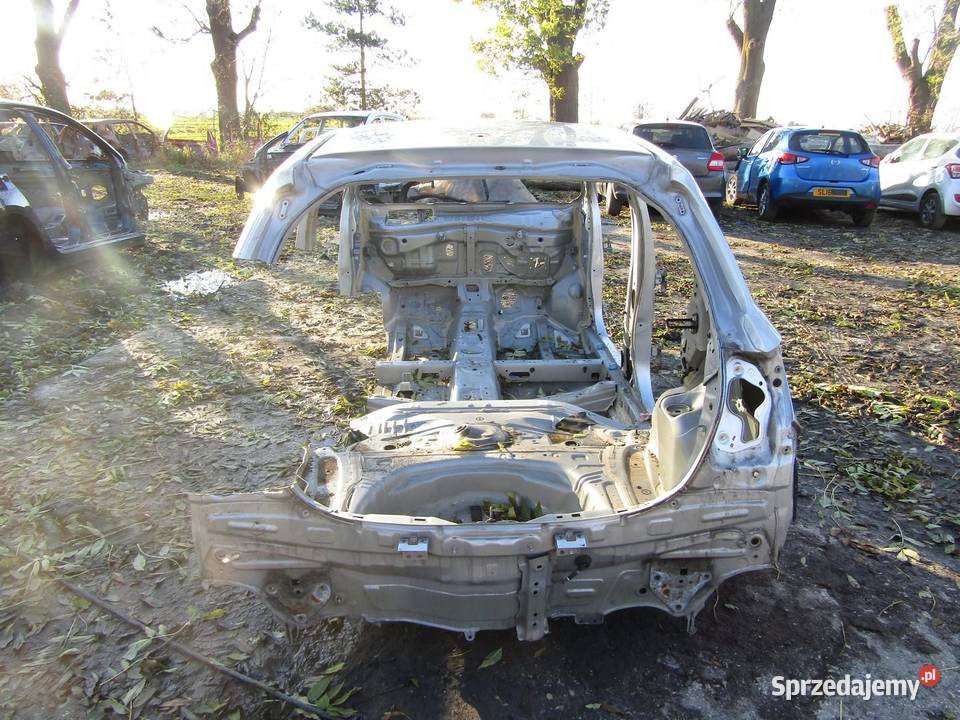 PAS TYLNY WANNA 1F7 TOYOTA YARIS III LIFT