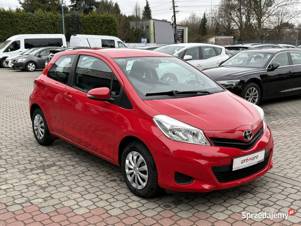Toyota Yaris Niski Przebieg Gwarancja III wielofunkcyjna kierownica Tarnowskie Góry sprzedam