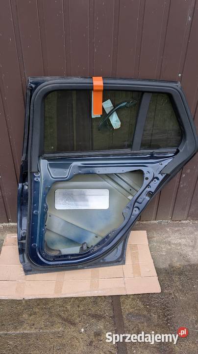 Mercedes w205 drzwi 2019r kod 890 tył prawe Drzwi łódzkie Sieradz sprzedam