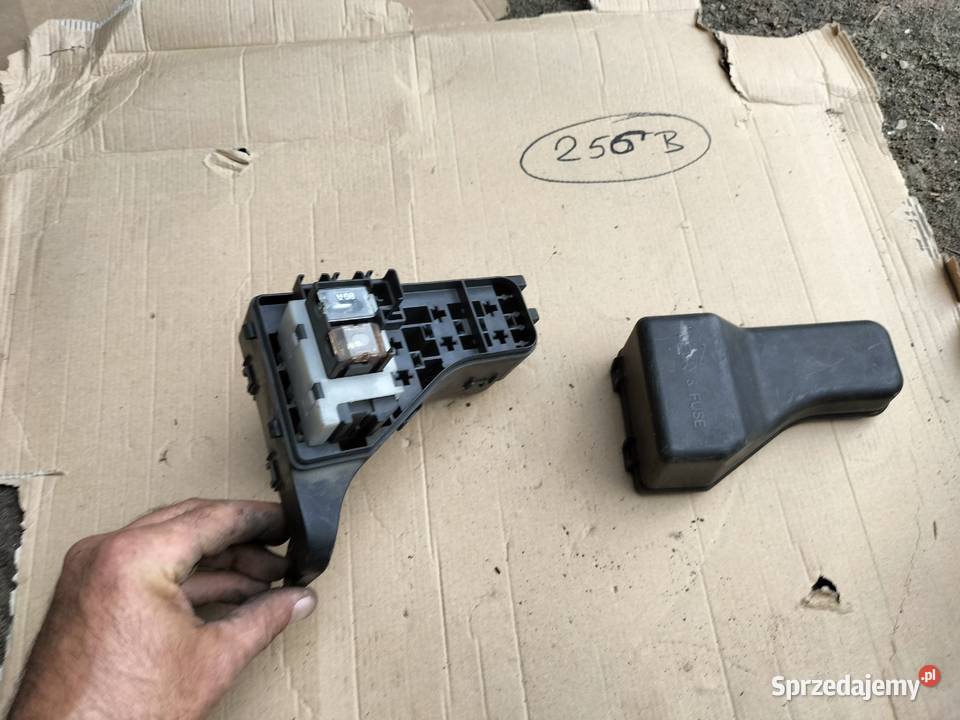 TOYOTA AVENSIS T25 20 D4D SKRZYNKA BEZPIECZNIKÓW lubelskie Kamień-Kolonia