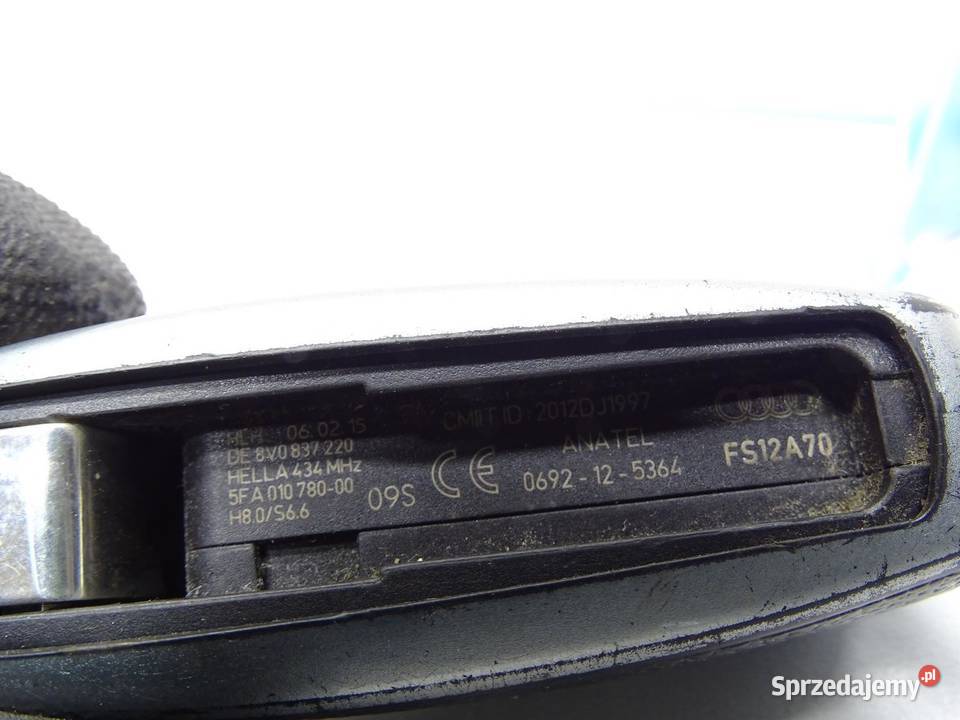 KLUCZYK PILOT NADAJNIK 8V0837220 AUDI A3 8V osobowe sprzedam