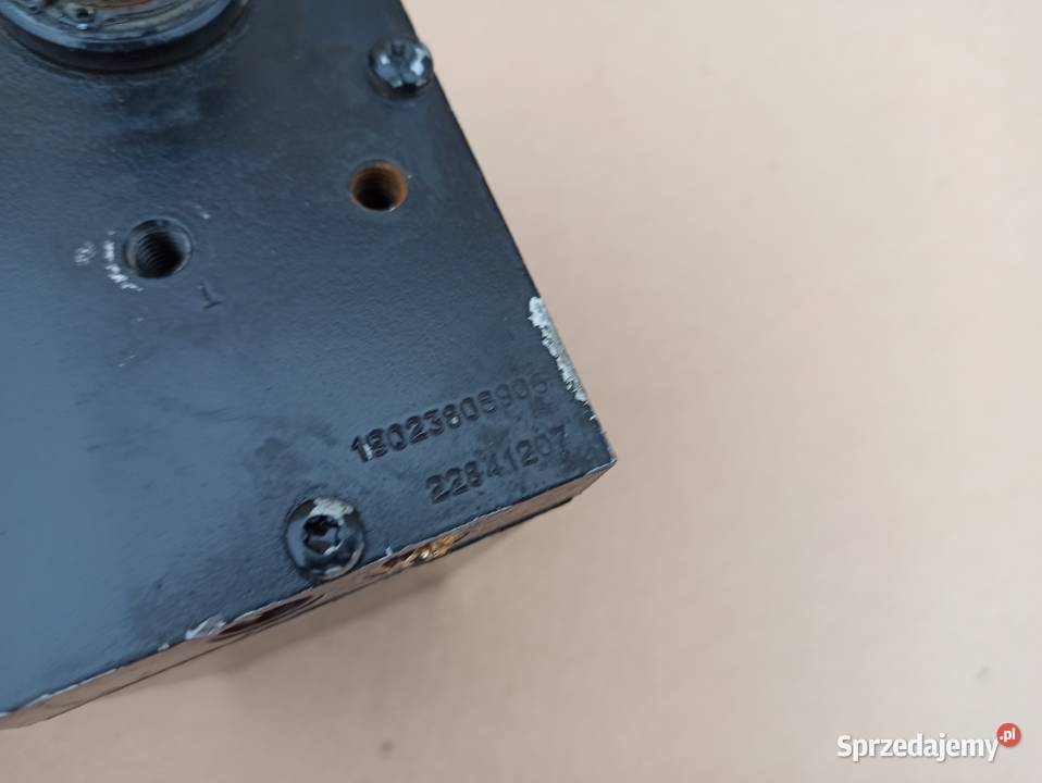 VOLVO FH POMPA PODNOSZENIA PRZECHYŁU KABINY Bieleń sprzedam