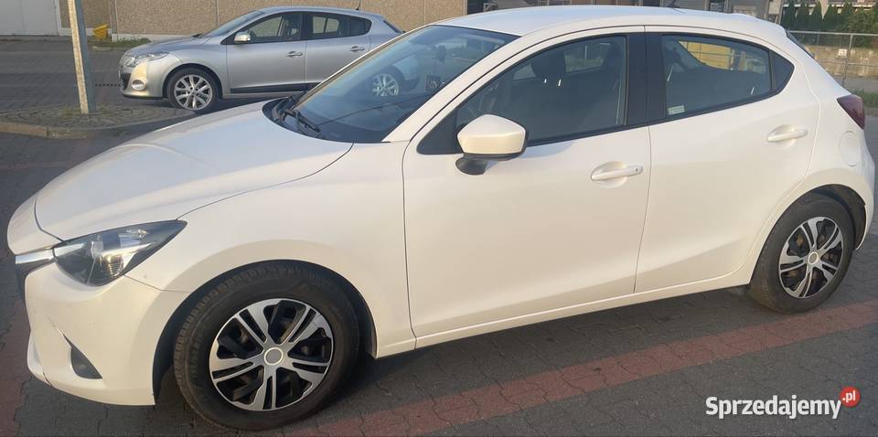 Mazda 2 15 Skyactiv kupiony w Polsce Warszawa sprzedam