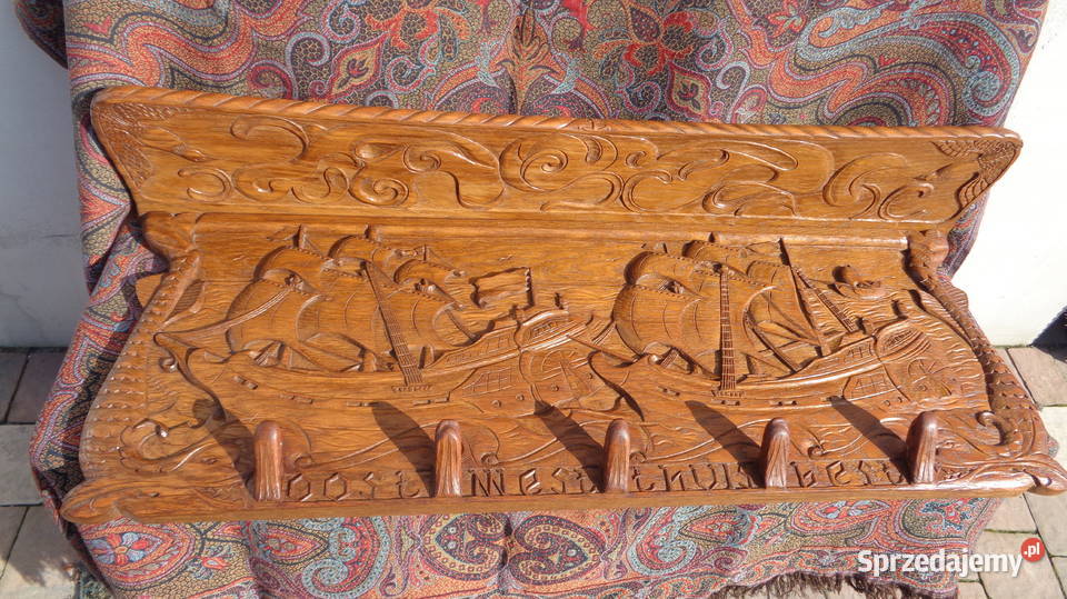 wieszak rzeźbiony motyw marynistyczny statki Strzelno