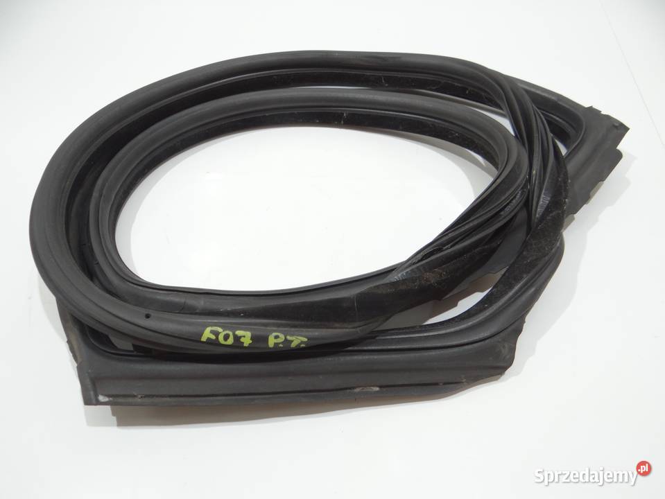 USZCZELKA DRZWI PRAWY TYŁ BMW F07 7196390 osobowe Strzyżewice